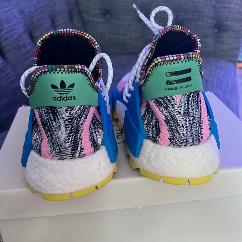 Adidas - Picture 2 of 6